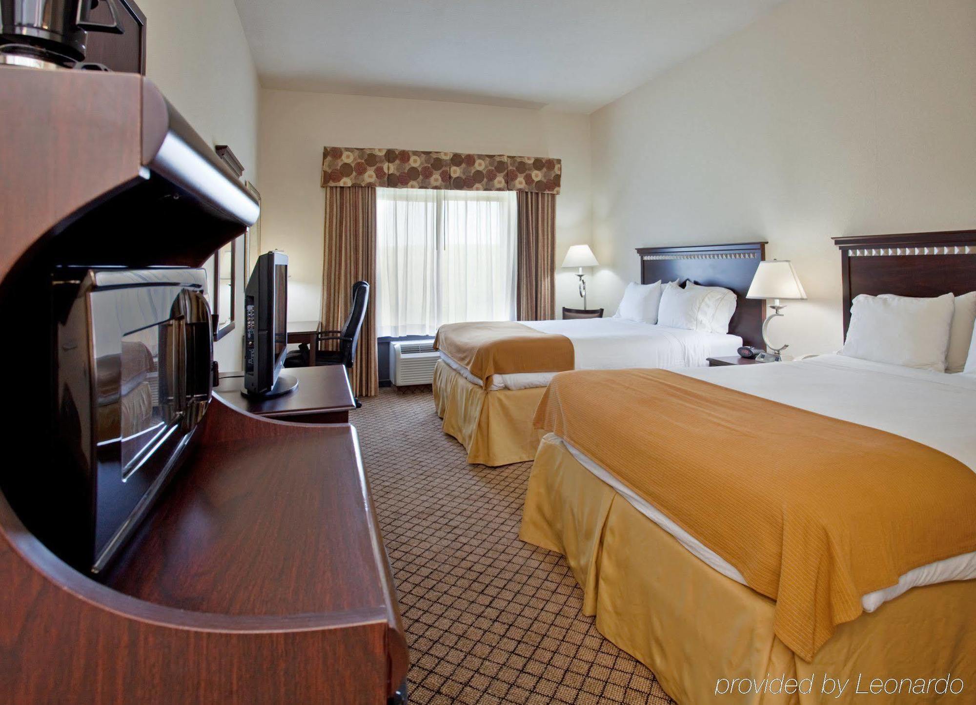 Holiday Inn Express Hotel & Suites Mcpherson, An Ihg Hotel Cameră foto